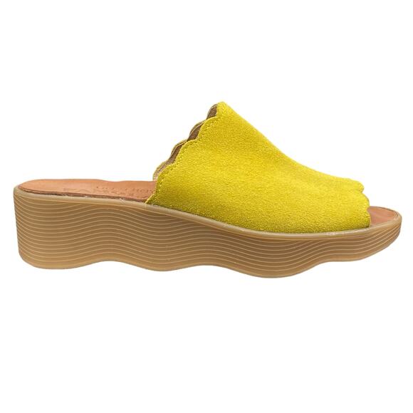Famolare Women’s Slide Over Yellow Suede Slip On Sandal Size US 7 - Picture 1 of 12